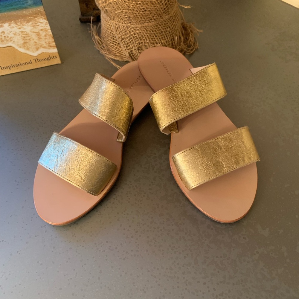 Loeffler Randall, NEW NEVER WORN, shiny GOLD leather flat slide sandals. Size 5.